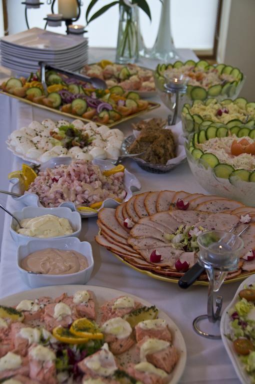 דאונינגס Beach Hotel & Restaurant מראה חיצוני תמונה